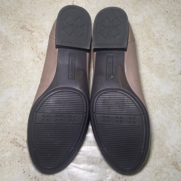 Naturalizer Womens Taupe Patent Leather Slip-On Flats With Round Toe & Low Heel - Picture 6 of 6